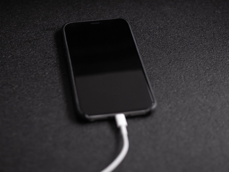 Best 20W and 38W Chargers For Your Latest iPhone in Pakistan