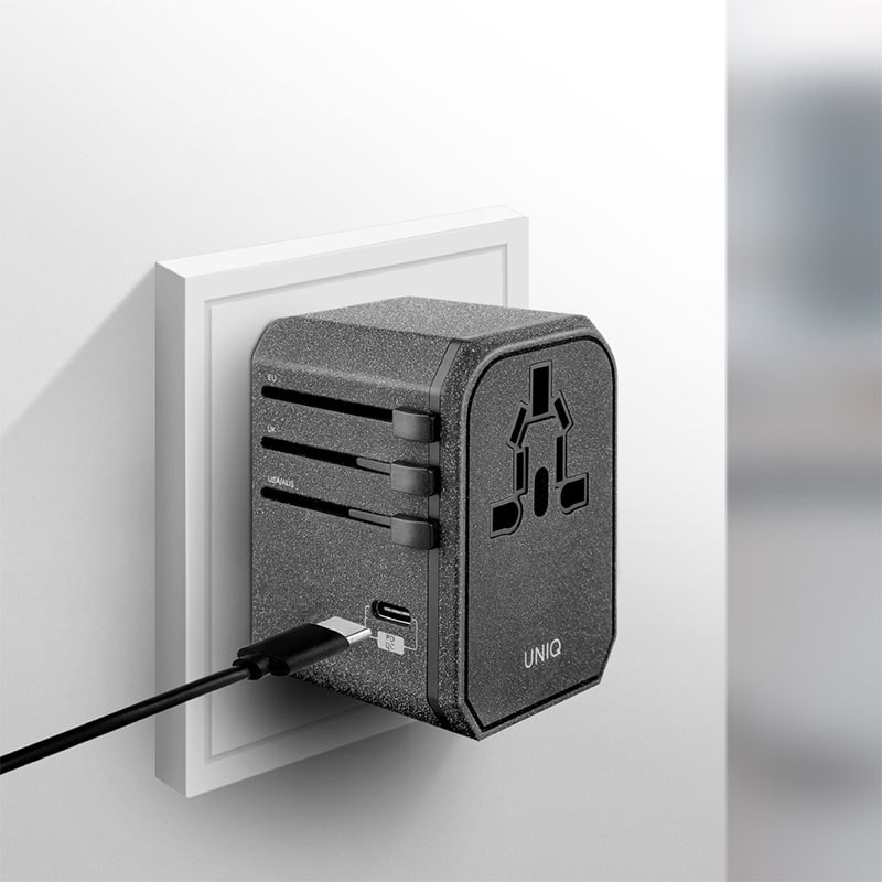 UNIQ VOYAGE USB-A & C World Travel Charging Adapter Power Delivery 18W - Charcoal (Grey)